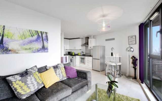 1 Bedroom Apartment in Bow With Spectacular Views