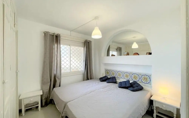 Belvilla by OYO Residencial Hibiscus 405