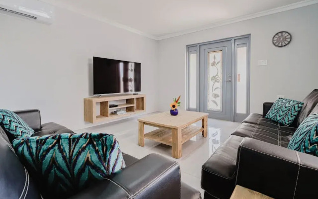 New Listing - Noord Villa With Private Pool