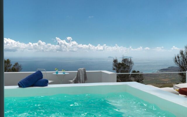 Santorini Heights Suites