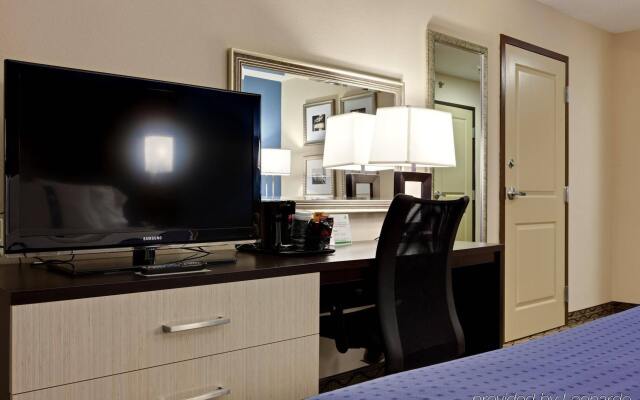 Holiday Inn Hotel & Suites Atlanta Airport-North, an IHG Hotel