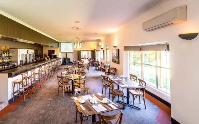 Quality Inn Parkes International