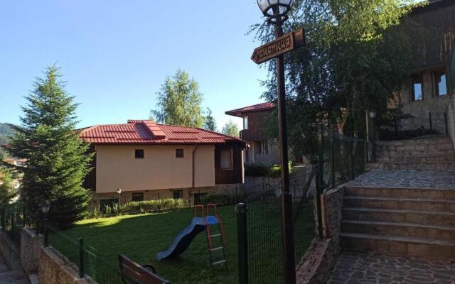 Rodopi Houses