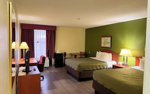Lafayette Inn & Suites