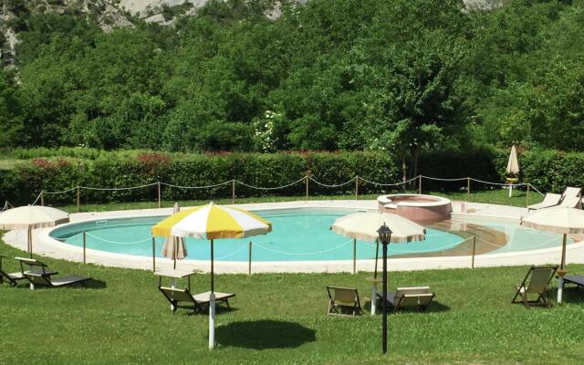 Villa ad Apecchio con Giardino