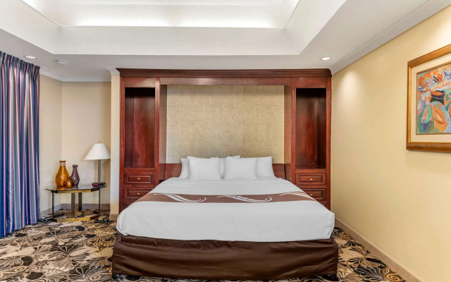 Quality Inn & Suites Garden of the Gulf