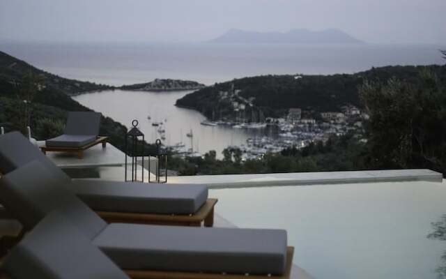 Theros Villas With Private Pool