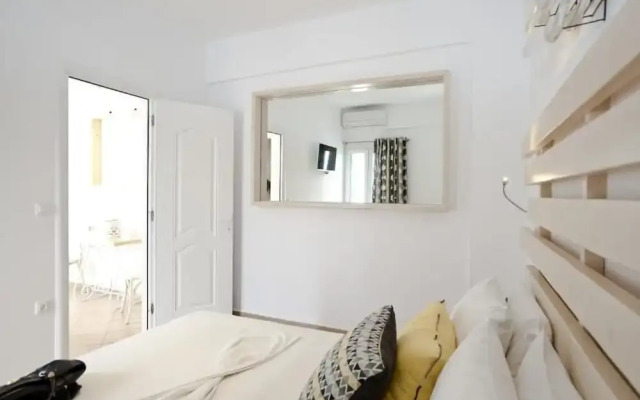 YL Suites