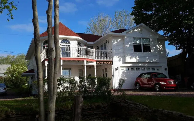 Aarons Dove House Bed & Breakfast Harbourside