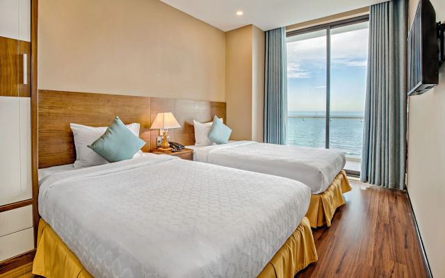 Yarra Ocean Suites Danang
