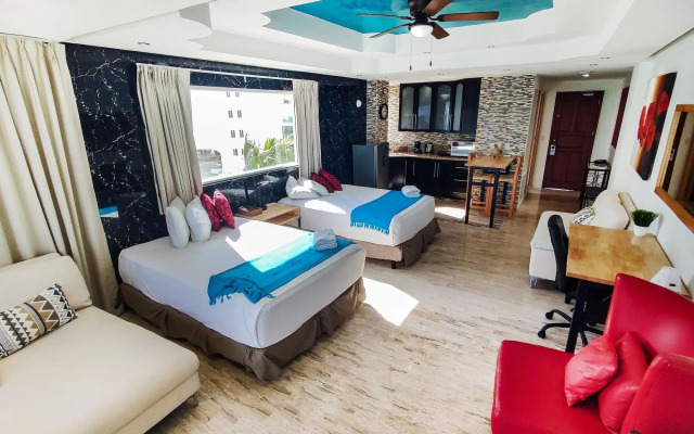 Paradise Beachfront & Nightlife Heart