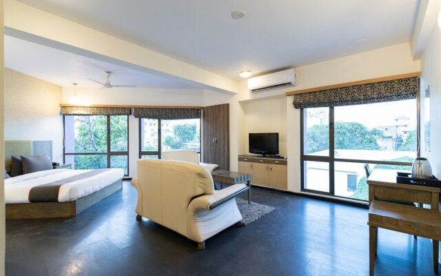 Collection O 47553 Oriental Residency