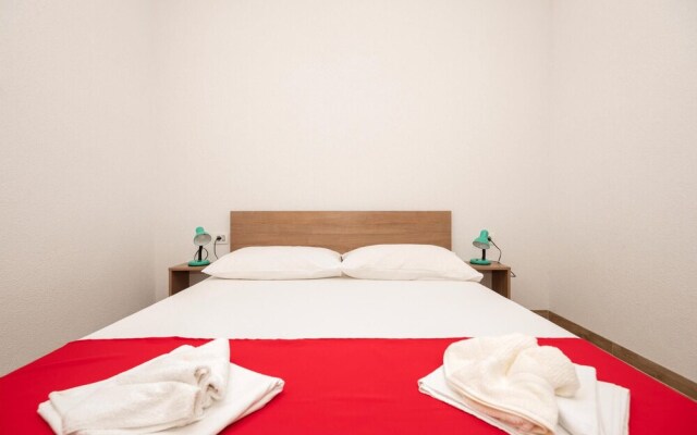 Nice Apartment in Drvenik With 1 Bedrooms and Wifi