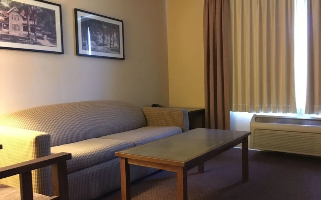 Norwood Inn & Suites