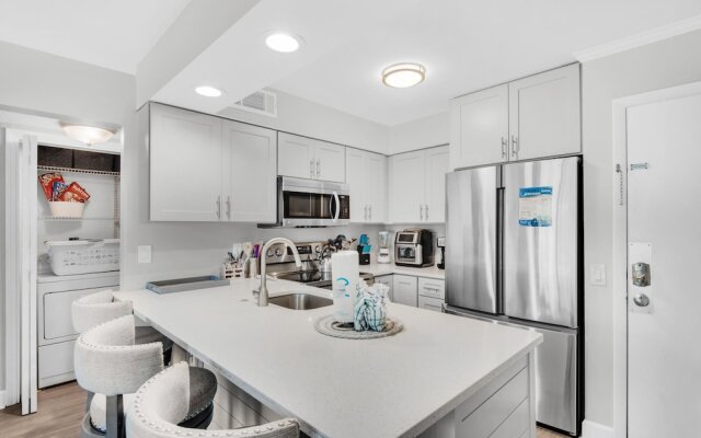 Lakeview #6- Emerald Searenity