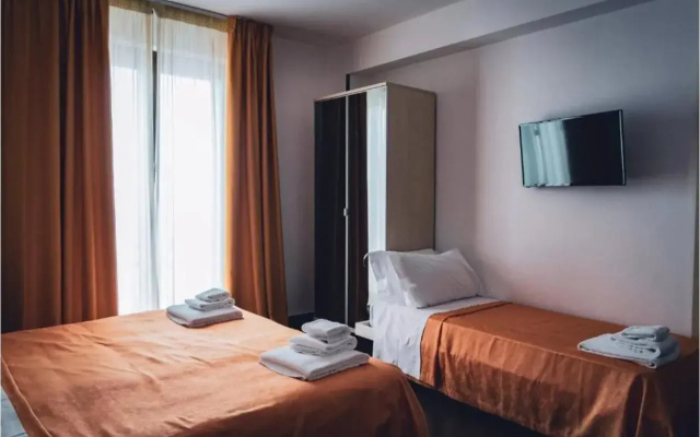 Hotel His Majesty