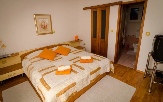 Beautiful three bedroom country house
