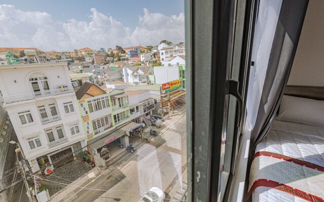 Phan Thong Vang Hotel