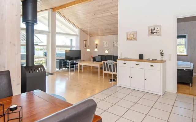 6 Person Holiday Home in Hemmet-by Traum
