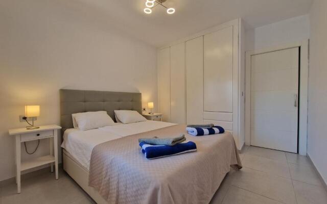 Lo Pagan Holiday House