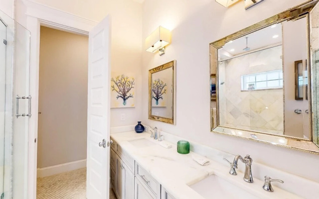 Paradise Beach by AMI Locals