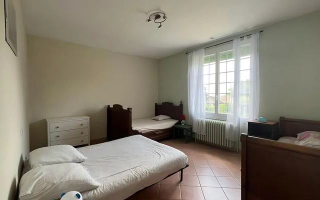 Villa in St Denis With Private Pool & Pyrenees View