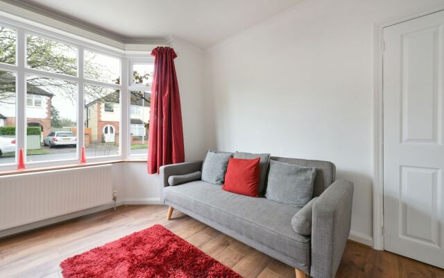 Dirac Lodge 4-bedroom House