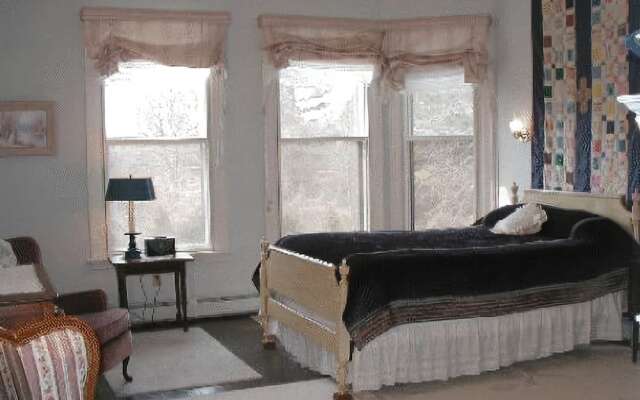 Eden Manor
