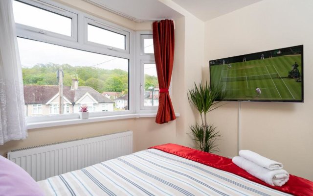 F4 Modern Double Room (Sandycroft Guest House)