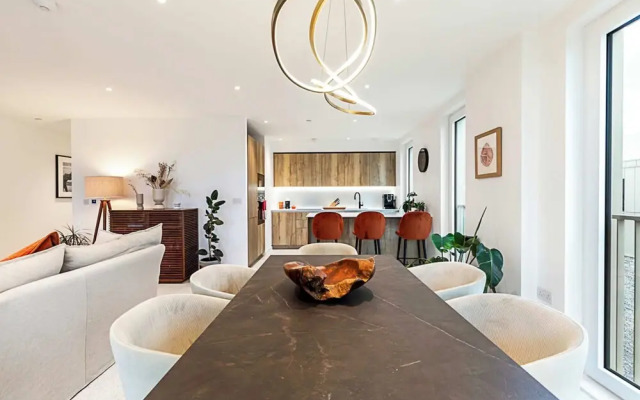 Beautiful Two Bed Property Near Whitechapel, London