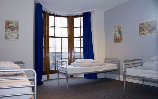 The Grapevine Seafront - Hostel