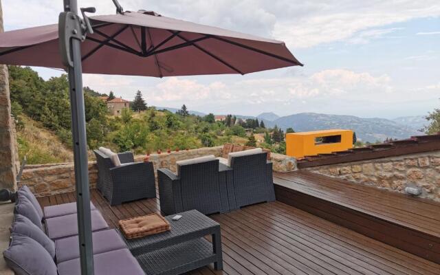 Mountain stone villa, sea & mountain view at 1150m