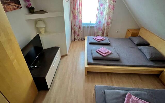 Ю-2 Motel (Мотель)