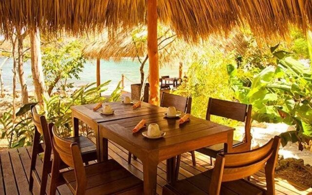 Aqua Oceanfront Resort & Residences
