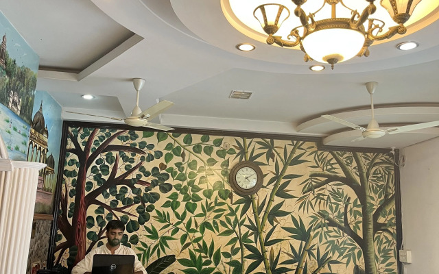 OYO 17284 Hotel Vrindavan Palace