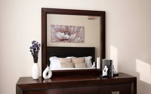 Premium stay at Marina Quay West
