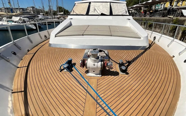 Luxury Yacht in La Rochelle With a Terrace