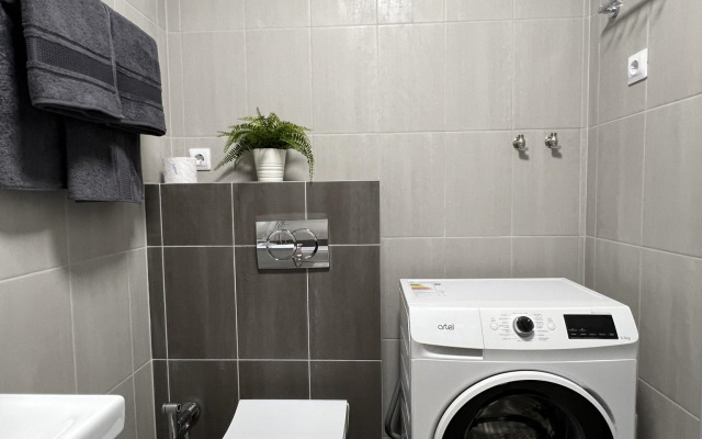 Пять звезд Кассиопеи на улице Мечникова 37