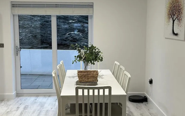 Impeccable 4-bed House in Trearddur Bay