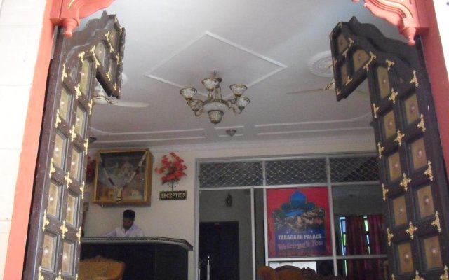 Hotel Haveli Taragarh Palace