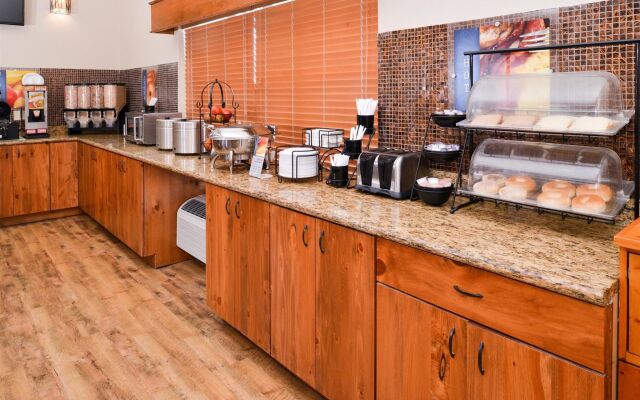 Best Western Plus Sidney Lodge