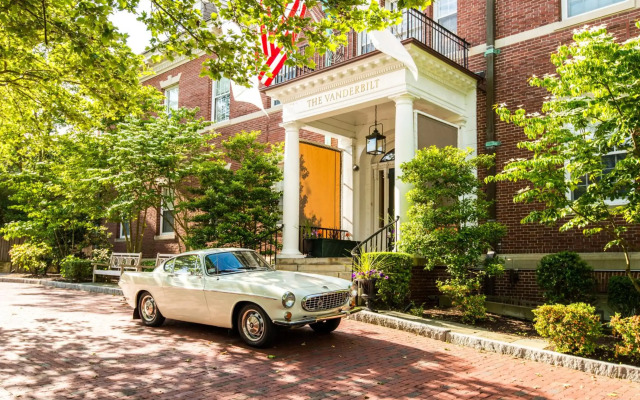 Vanderbilt, Auberge Resorts Collection