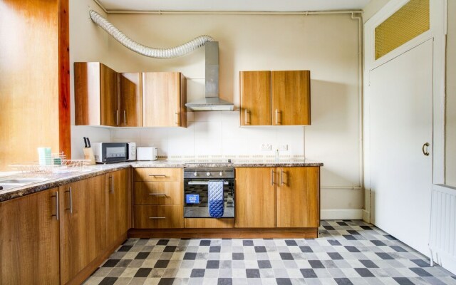 Perfectly Situated Glasgow 2 Bed Apartment