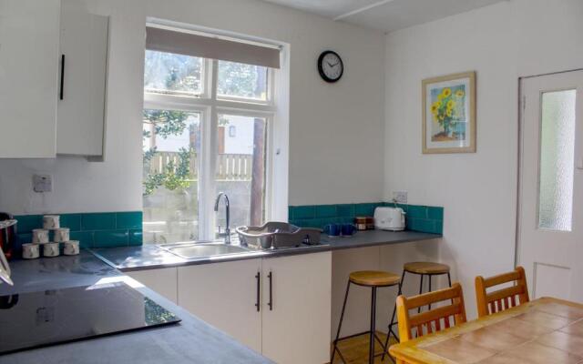Perranporth Bungalow 2mins Walk to Beach!