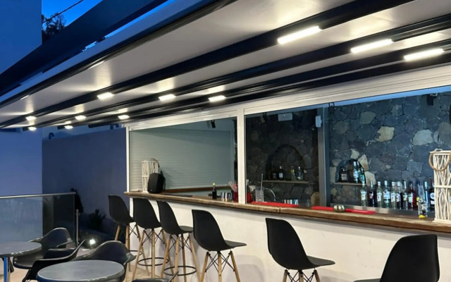 Tristhenia Hotel