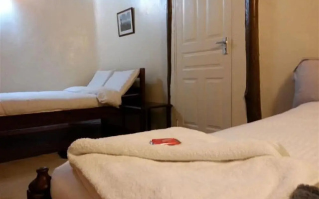 The Great Circle Lodge - Hostel