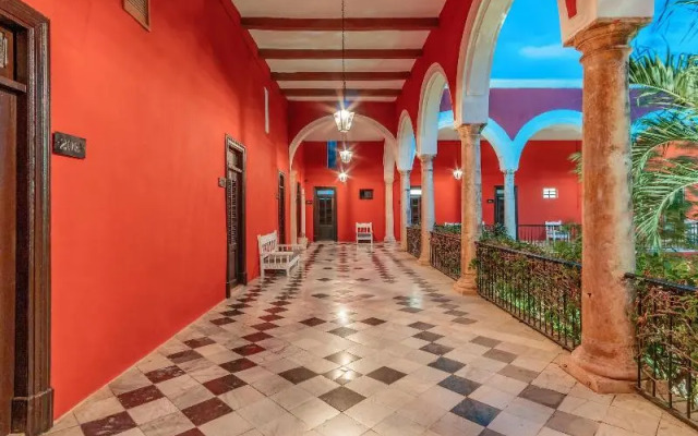 Hotel H.O.