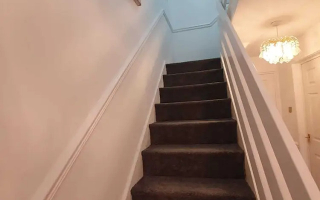 Bv Luxury Spacious 3 Bedroom House At Isaac Close