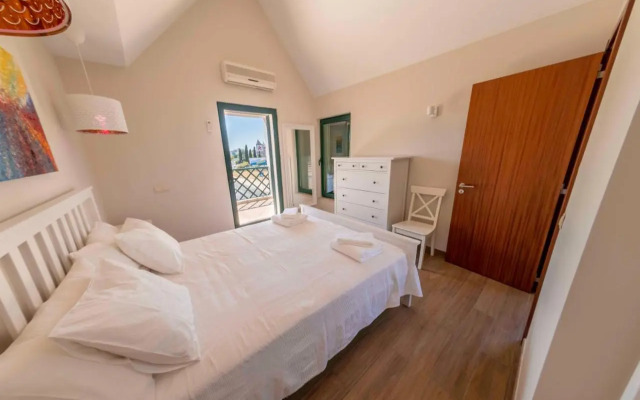 Holiday house in elite residential area of Faro