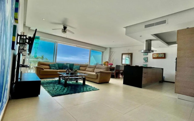 NV 4L Peninsula Beach Front and ocean view
